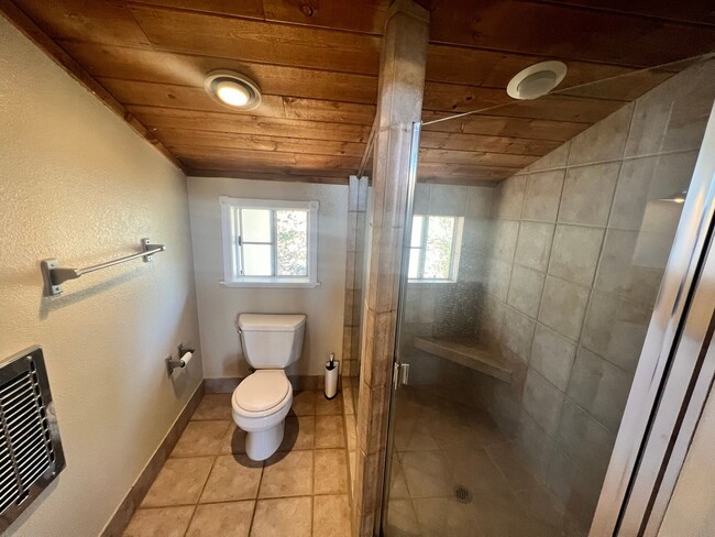 Building Photo - Stunning 3BR/3BA + Loft Home | 1,920 SqFt ...