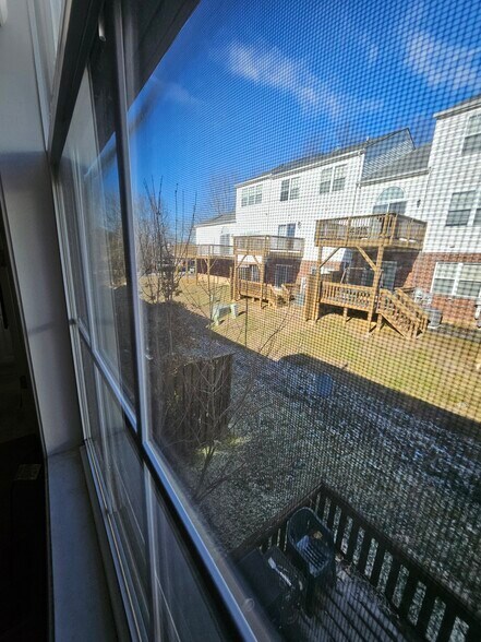 Building Photo - 545 Silver Leaf Dr