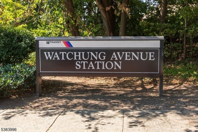 Building Photo - 207 N Fullerton Ave