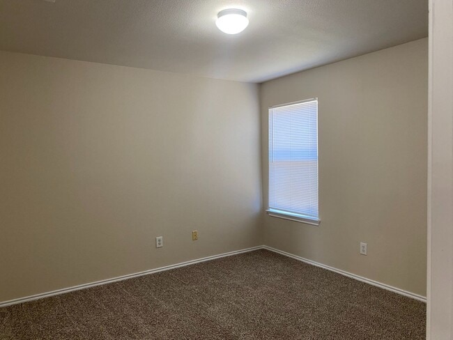 Building Photo - 5123 Fountain Hill