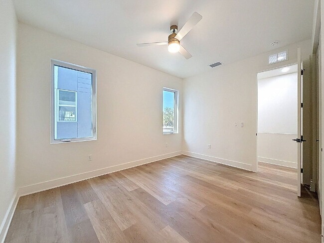 Building Photo - 340 14th St N