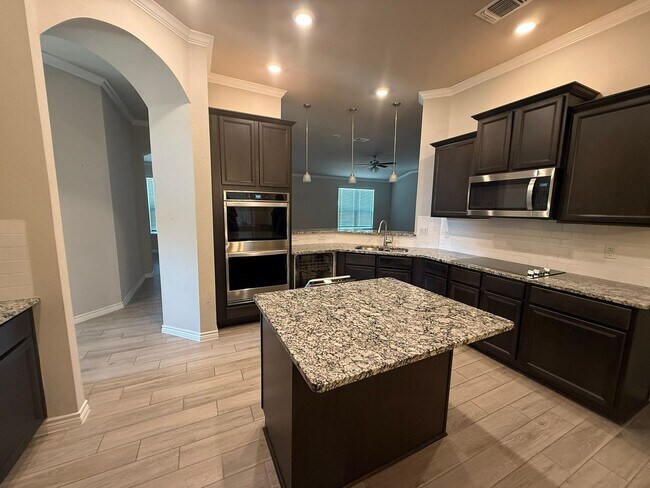 Building Photo - GORGEOUS 3-bedroom 2-bathroom home in Cedarbrook Estates!