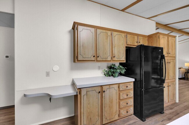 Building Photo - 3-Bedroom 2-Bathroom home with HUGE Shop in Cedar Flats