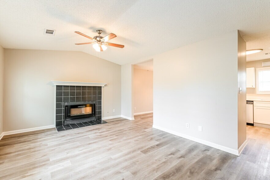 Building Photo - 5767 Riverside Dr