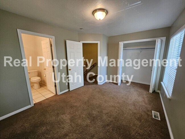 Building Photo - Townhome in Orem 3 bedroom 3.5 bathrooms