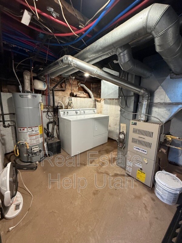 Building Photo - 365 S Elizabeth St