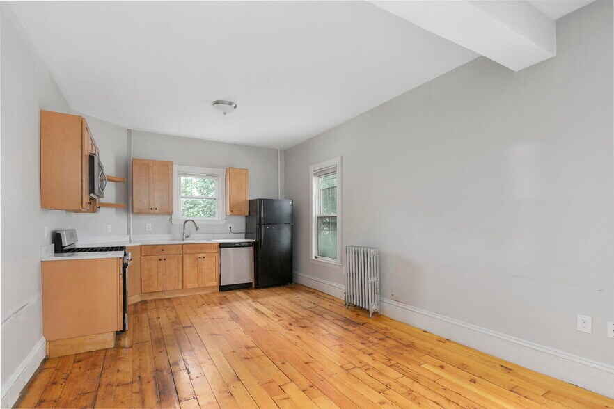 Building Photo - 103 Summer St