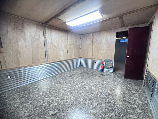 Building Photo - Friendsville 37737 - 3 bedroom, 2.5 bath home - Contact Jackie Mills (865) 748-2851