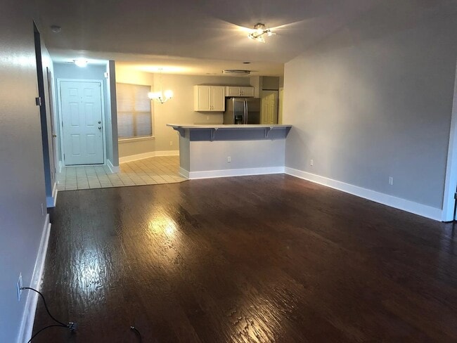 Building Photo - 698 Pepperbush Dr