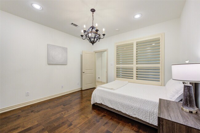 Building Photo - 13606 Teal Bluff Ln