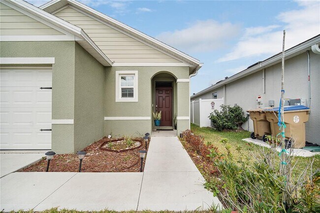 Building Photo - 1749 Southfork Dr