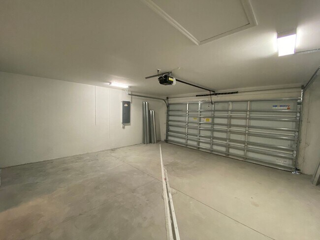 Building Photo - House for rent