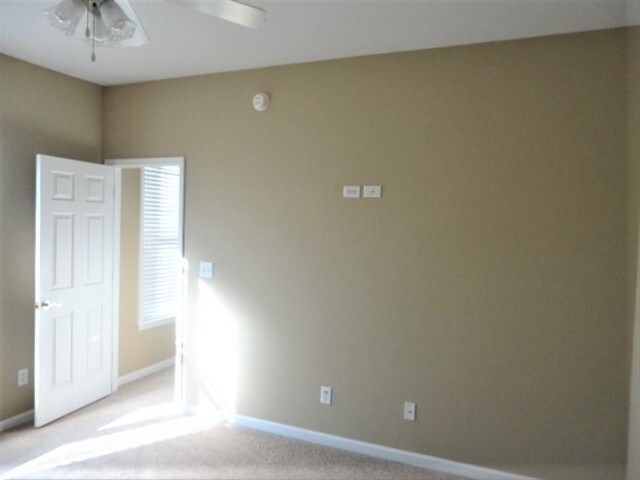 Building Photo - 276 Stansbury Ln