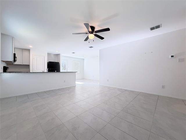 Building Photo - 1717 Round House Ln
