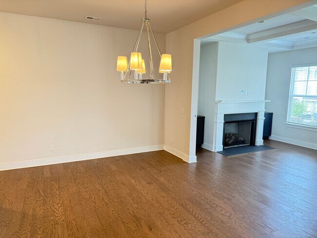 Building Photo - 412 Hyco Ct