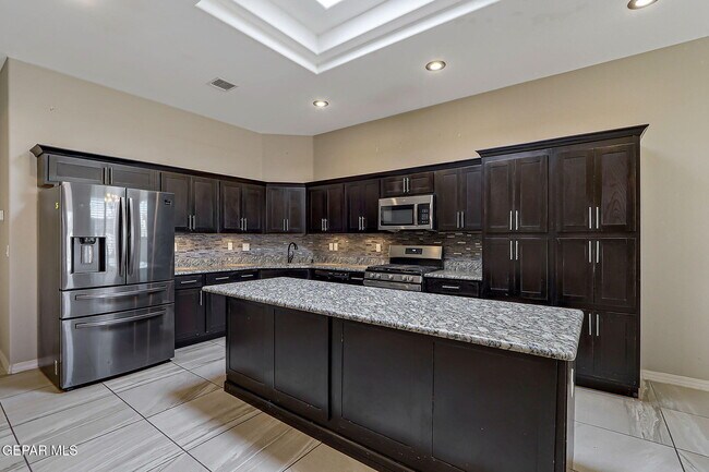 Building Photo - 14805 Holly Springs