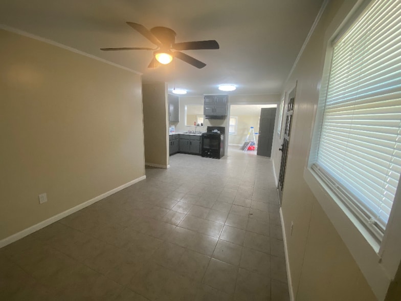 Building Photo - 414 Fieldcrest Dr