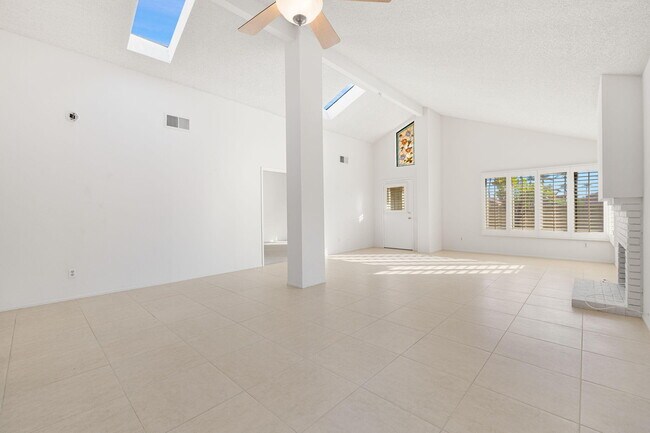 Building Photo - 41710 Colada Ct