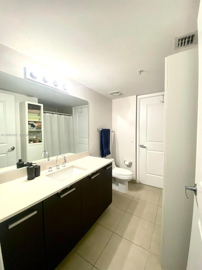 Building Photo - 333 NE 24th St