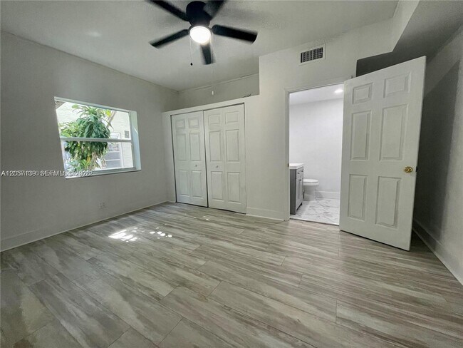 Building Photo - 1522 SW 10th St