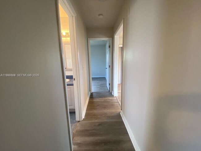 Building Photo - 371 SE Fairchild Ave