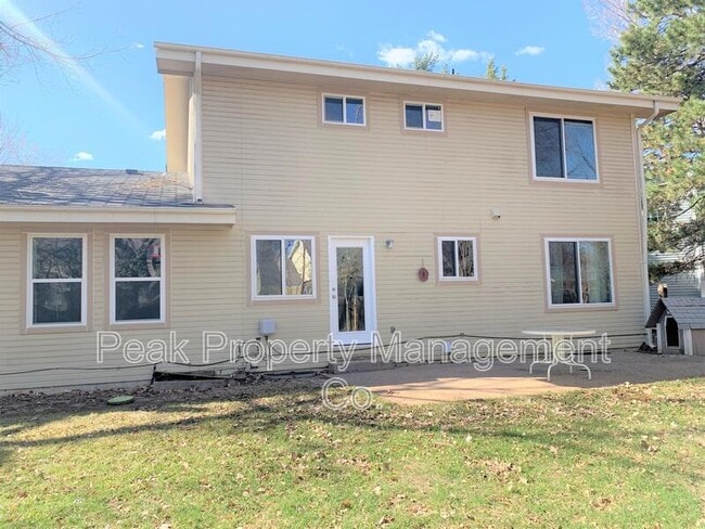 Building Photo - 3201 Wedgewood Ct