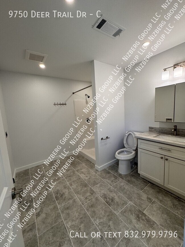 Building Photo - 9750 Deer Trail Dr