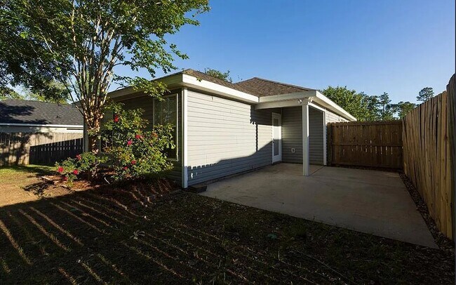 Building Photo - 8680 S Hamilton Bridges Dr
