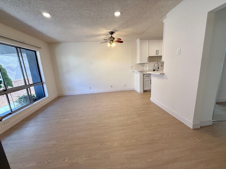 Building Photo - 3419 Keystone Av