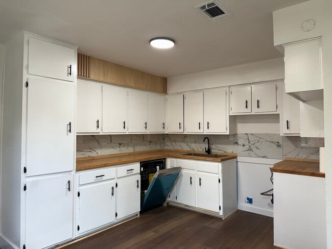 Building Photo - 1114 Blackburn St