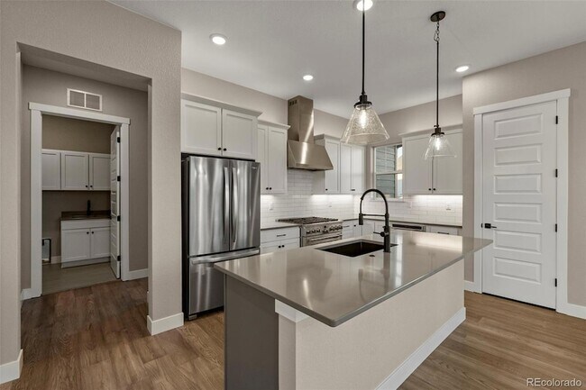 Building Photo - 16349 Bassett Ml Wy