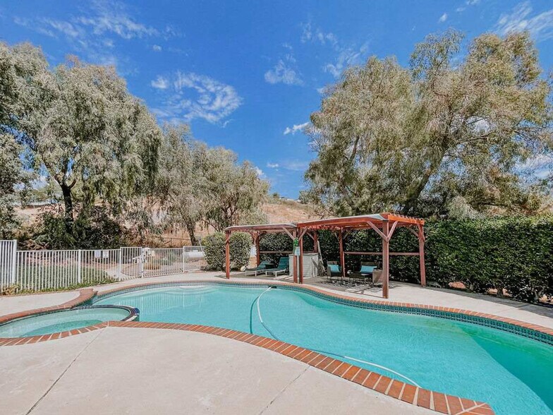 Building Photo - 14825 Mina De Oro Rd