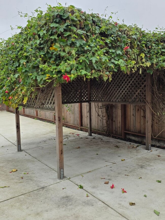 Building Photo - Remodeled Home 2 Blocks from Ocean Beach