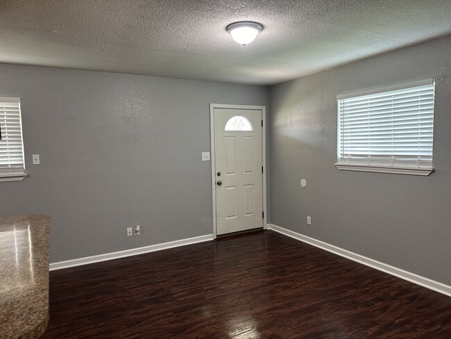 Building Photo - Clinkenbeard Multi Family