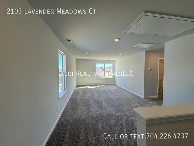 Building Photo - 2103 Lavender Mdws Ct