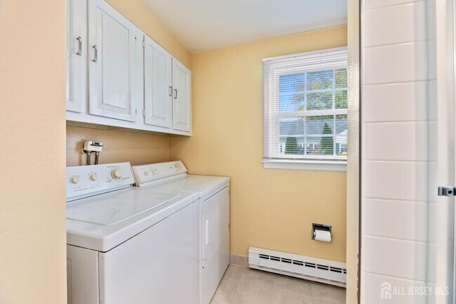 Building Photo - 177N Rossmoor Dr