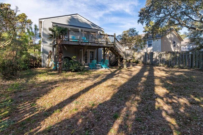 Building Photo - 909 Indian Dr