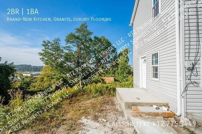 Building Photo - 904 Hilltop St