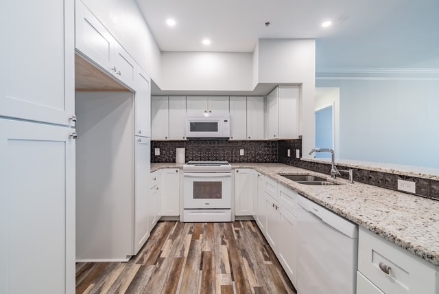 Building Photo - 4170 Central Sarasota Pky