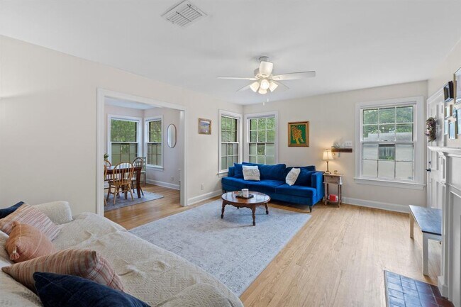 Building Photo - 3206 Kerbey Ln
