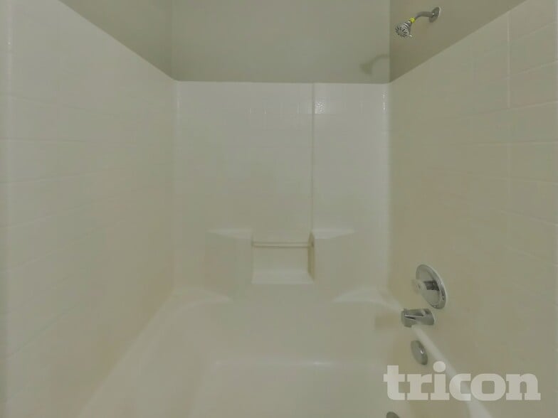 Building Photo - 2106 Rose May Dr