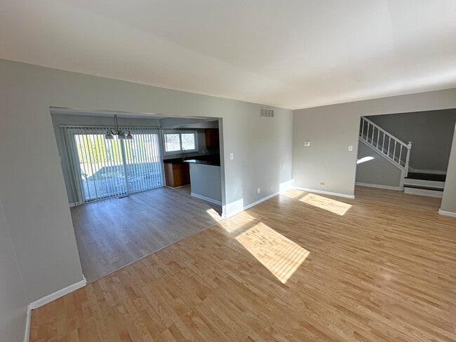 Building Photo - 908 Parker Dr