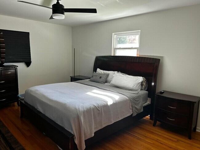 Building Photo - 487 Longfellow Ave