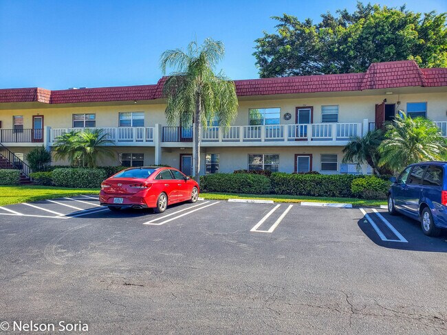 Building Photo - 4 Abbey Ln