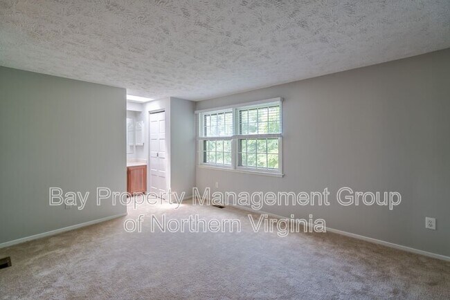 Building Photo - 355 GUNDRY Dr