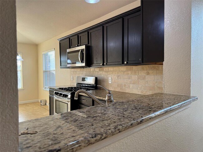 Building Photo - 1015 Remington Dr