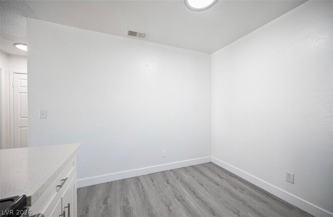 Building Photo - 921 Snug Harbor St