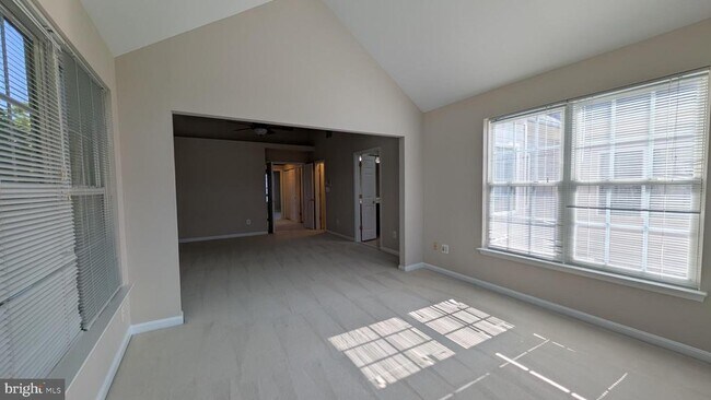 Building Photo - 42681 Rolling Rock Square