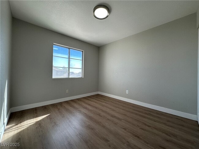 Building Photo - 6987 Wineberry Dr