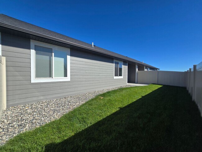 Building Photo - 6314/6316 Decker Lane